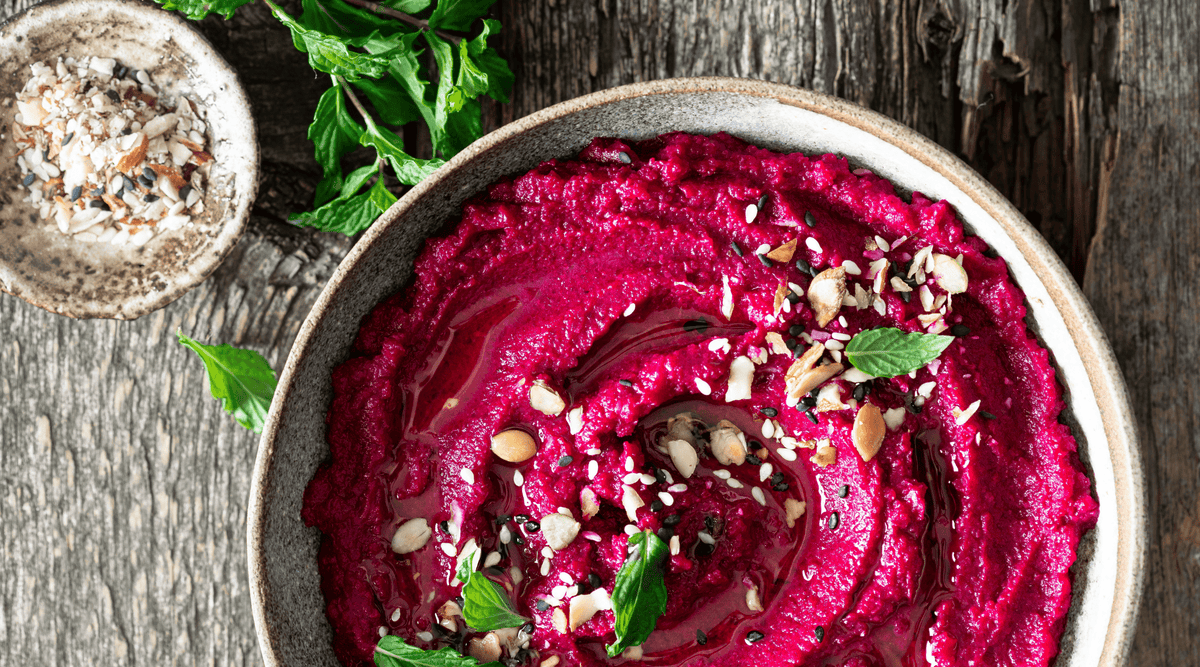 Hummus de Remolacha: Un Giro Saludable al Favorito Vegano
