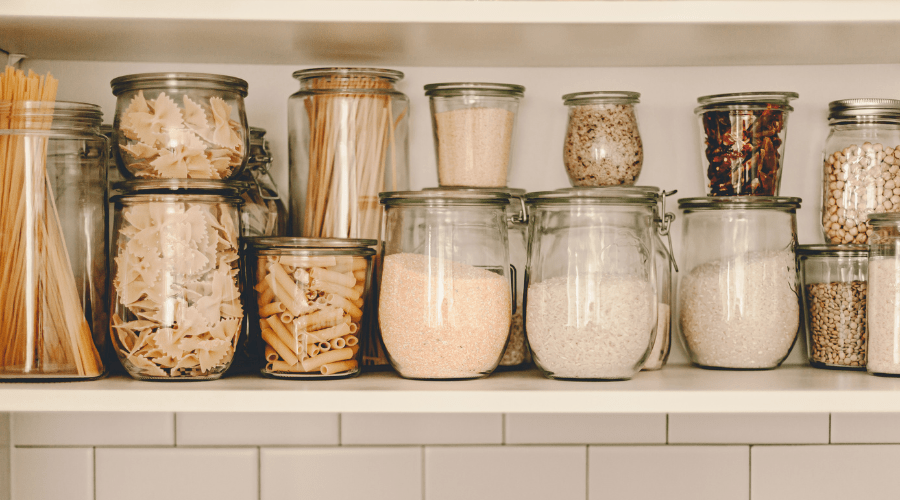 30 alimentos básicos veganos para la despensa para no quedarse nunca sin ideas de comidas